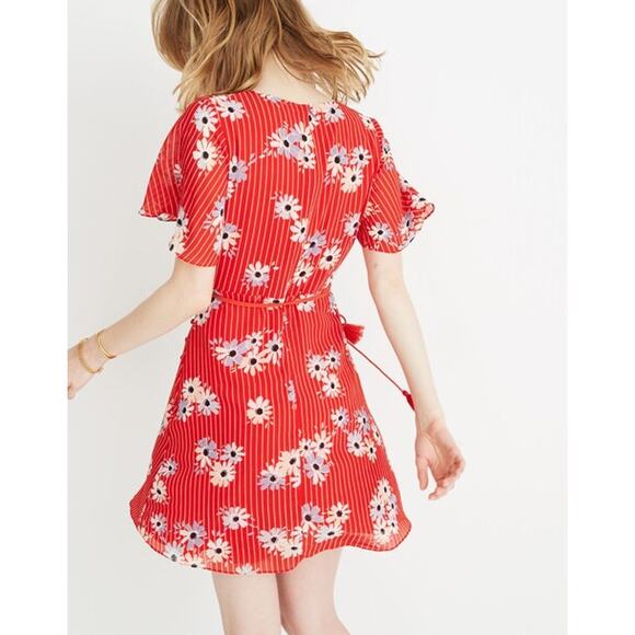 Madewell Mini Dress 6 Button Wrap Tie‎ Floral Flutter Sleeve Daisy Society Red - Picture 2 of 11